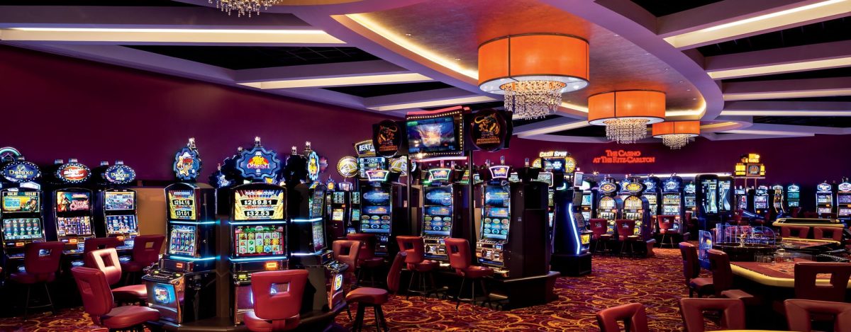 Advantages of Playing Blackjack Online